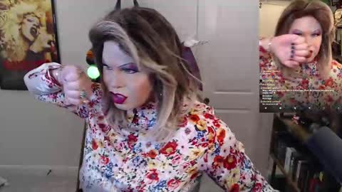 Snapshot of vivianfrost chatting on 09-26-25, 02:37 VivianFrosty online show from 09-26-25, 02:37