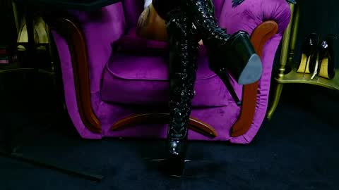 Vivian Reeve online show from 04-06-26, 05:41