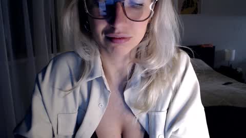 VI       online show from 12-19-24, 04:46