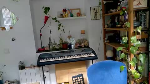 Snapshot of vivid_ether chatting on 10-20-25, 12:38 Viv online show from 10-20-25, 12:38