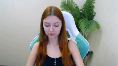 Vivien online show from 01-28-25, 03:35