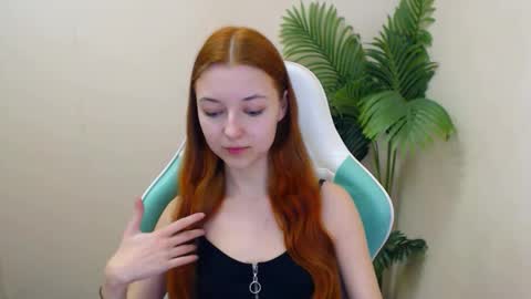 Vivien online show from 02-18-25, 06:37