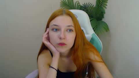 Vivien online show from 10-08-25, 05:54