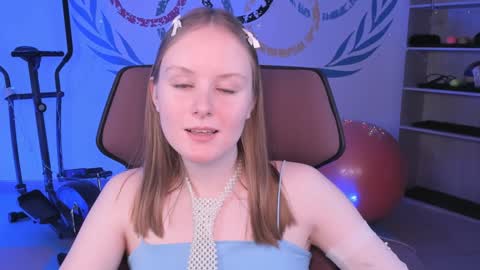 Vivien online show from 12-19-24, 03:41