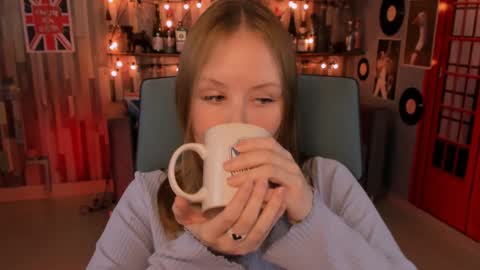 Vivien online show from 12-24-24, 01:28