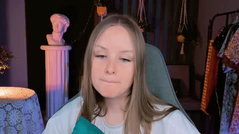 Vivien online show from 12-28-24, 04:20