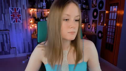 Vivien online show from 12-30-24, 09:05