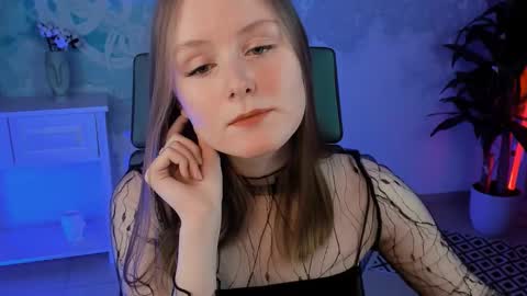 Vivien online show from 02-11-25, 04:13