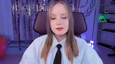 Vivien online show from 03-08-25, 06:16