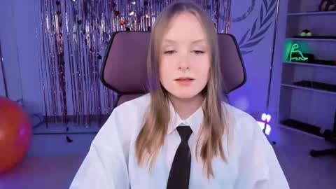 Vivien online show from 03-09-25, 12:09