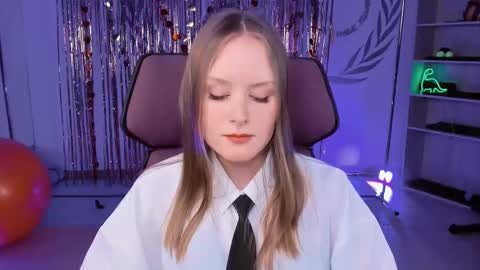 Vivien online show from 03-09-25, 06:21