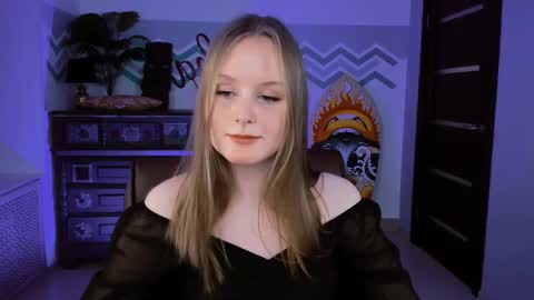 Vivien online show from 03-12-25, 04:13