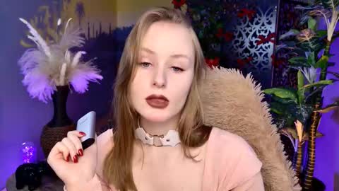 Vivien online show from 02-18-26, 09:05