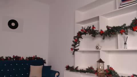 Snapshot of vivienneclement chatting on 12-04-24, 06:39 Vivienne online show from 12-04-24, 06:39