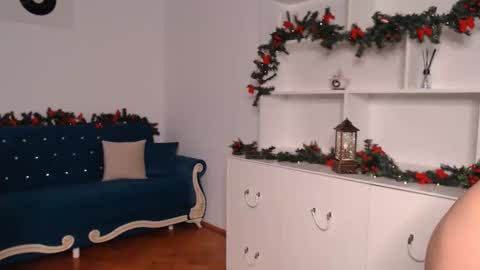 Snapshot of vivienneclement chatting on 12-04-24, 09:46 Vivienne online show from 12-04-24, 09:46
