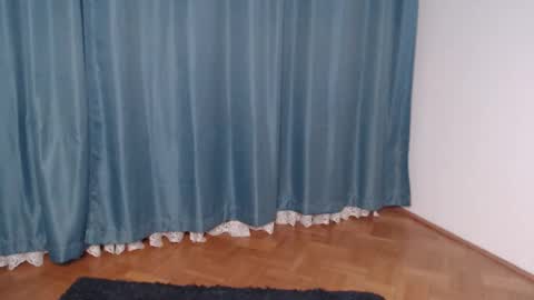 Snapshot of vivienneclement chatting on 01-21-25, 03:54 Vivienne online show from 01-21-25, 03:54