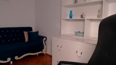 Snapshot of vivienneclement chatting on 03-06-25, 01:48 Vivienne online show from 03-06-25, 01:48