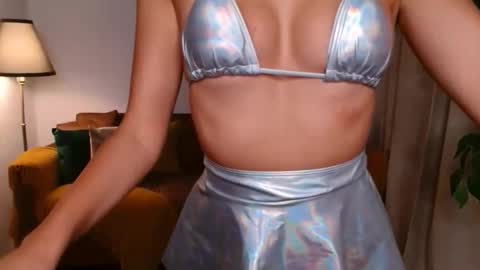 Snapshot of vivienneclement chatting on 09-11-25, 04:40 Vivienne online show from 09-11-25, 04:40