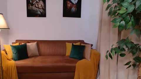 Vivienne online show from 03-31-26, 04:07