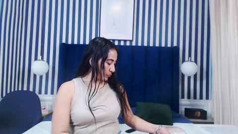 Vivian  online show from 09-10-25, 01:44