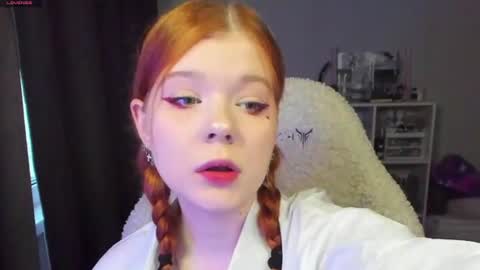 Snapshot of vivy_ chatting on 06-15-26, 07:16 chatur babes online show from 06-15-26, 07:16