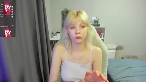 Snapshot of vivy_ chatting on 06-30-26, 08:10 chatur babes online show from 06-30-26, 08:10