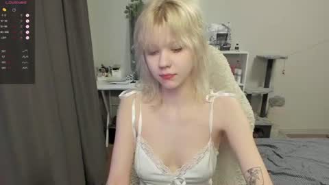 Snapshot of vivy_ chatting on 07-05-26, 05:31 chatur babes online show from 07-05-26, 05:31