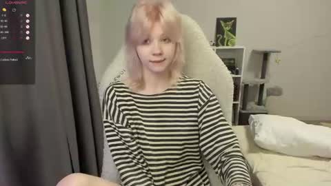 Snapshot of vivy_ chatting on 07-22-26, 08:22 chatur babes online show from 07-22-26, 08:22
