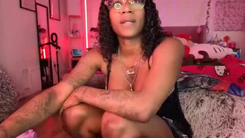 Snapshot of vixencapri chatting on 03-02-26, 06:37 Vixen Capri online show from 03-02-26, 06:37