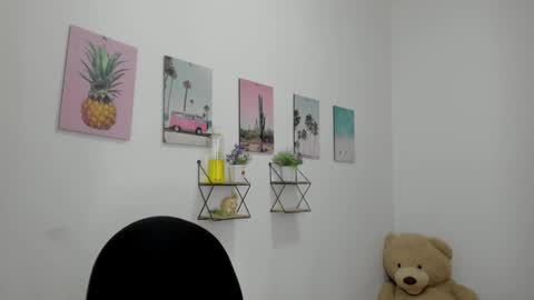 Snapshot of vixenlust17 chatting on 02-13-26, 02:18 vixenlust17 online show from 02-13-26, 02:18