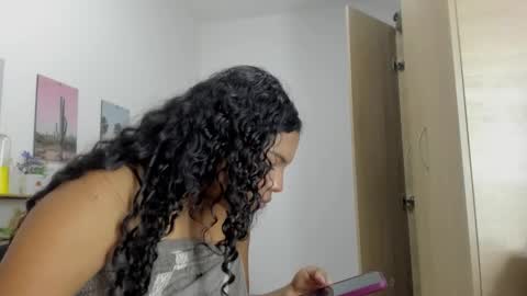 Snapshot of vixenlust17 chatting on 02-25-26, 02:10 vixenlust17 online show from 02-25-26, 02:10