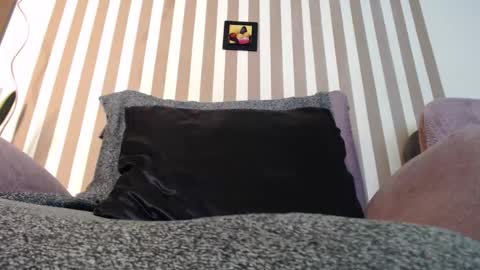 Snapshot of vixenn_ chatting on 12-15-25, 11:20 vixenn_ online show from 12-15-25, 11:20