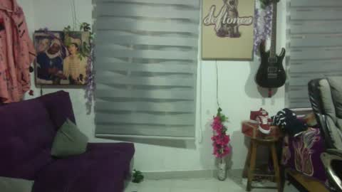 Snapshot of vl21cm chatting on 10-09-25, 07:06 vl21cm online show from 10-09-25, 07:06