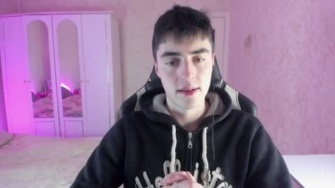 Snapshot of vlad1605 chatting on 12-11-24, 07:53 Martin online show from 12-11-24, 07:53