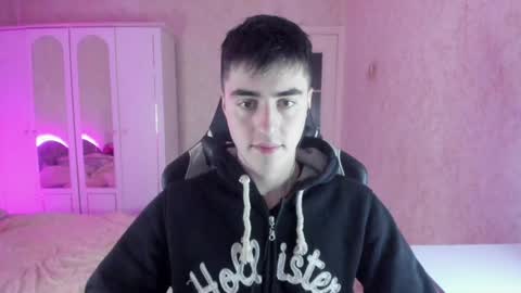 Snapshot of vlad1605 chatting on 12-13-24, 03:38 Martin online show from 12-13-24, 03:38