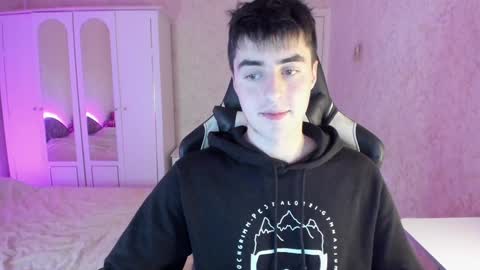 Snapshot of vlad1605 chatting on 12-26-24, 10:41 Martin online show from 12-26-24, 10:41