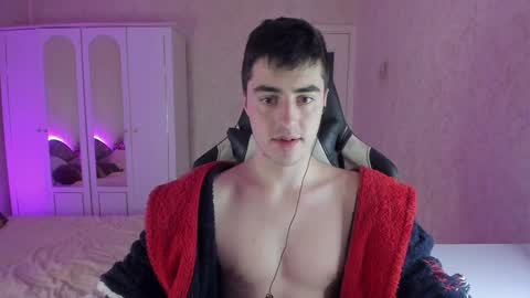 Snapshot of vlad1605 chatting on 12-30-24, 03:02 Martin online show from 12-30-24, 03:02