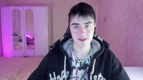 Snapshot of vlad1605 chatting on 01-05-25, 04:59 Martin online show from 01-05-25, 04:59