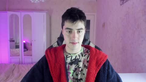 Snapshot of vlad1605 chatting on 01-06-25, 05:06 Martin online show from 01-06-25, 05:06