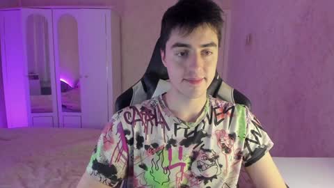 Snapshot of vlad1605 chatting on 01-12-25, 12:39 Martin online show from 01-12-25, 12:39