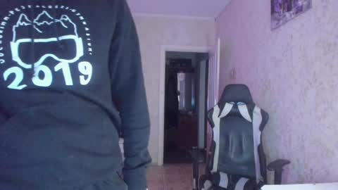 Snapshot of vlad1605 chatting on 02-05-25, 10:51 Martin online show from 02-05-25, 10:51