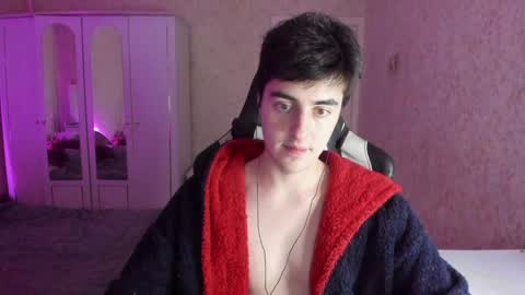 Snapshot of vlad1605 chatting on 02-08-25, 04:14 Martin online show from 02-08-25, 04:14