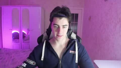 Snapshot of vlad1605 chatting on 02-15-25, 02:47 Martin online show from 02-15-25, 02:47