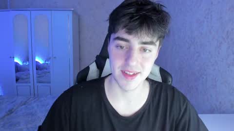 Snapshot of vlad1605 chatting on 03-09-25, 01:26 Martin online show from 03-09-25, 01:26