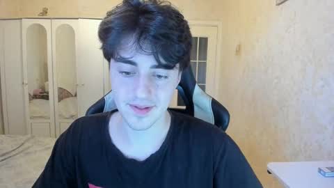 Snapshot of vlad1605 chatting on 09-15-25, 11:54 Martin online show from 09-15-25, 11:54