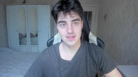 Snapshot of vlad1605 chatting on 10-06-25, 09:29 Martin online show from 10-06-25, 09:29