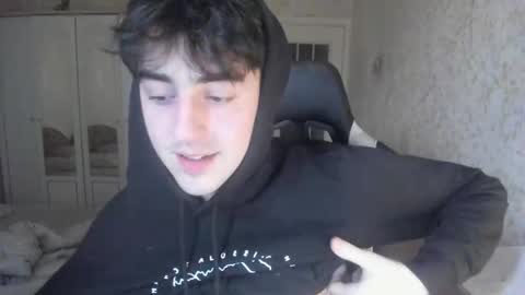 Snapshot of vlad1605 chatting on 10-16-25, 12:28 Martin online show from 10-16-25, 12:28