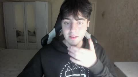 Snapshot of vlad1605 chatting on 10-18-25, 01:12 Martin online show from 10-18-25, 01:12