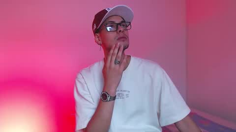 Snapshot of vlad__night chatting on 02-08-26, 01:03 Vlad online show from 02-08-26, 01:03