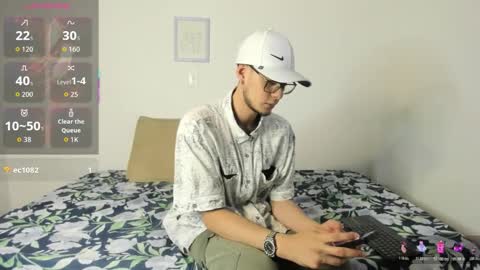 Snapshot of vlad__night chatting on 02-20-26, 06:26 Vlad online show from 02-20-26, 06:26